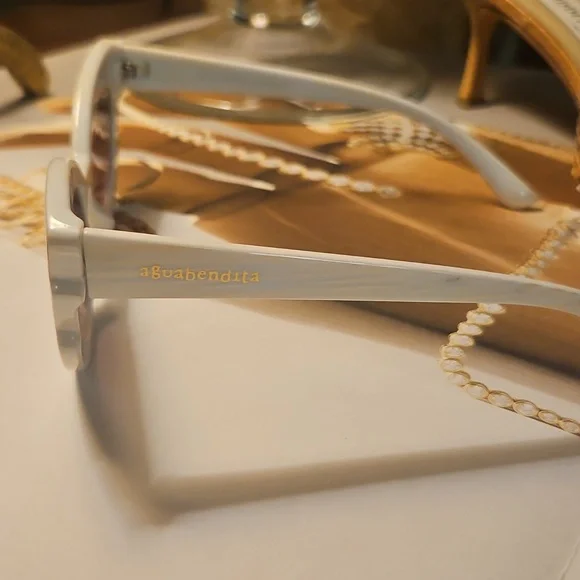 Agua Bendita Cream Cat-Eye Sunglasses Retro Target Aguabendita Chic Resort - Picture 2 of 5
